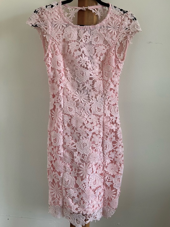 Lulus Dresses & Skirts - Lulu's Pale Pink Floral Lace Midi Dress